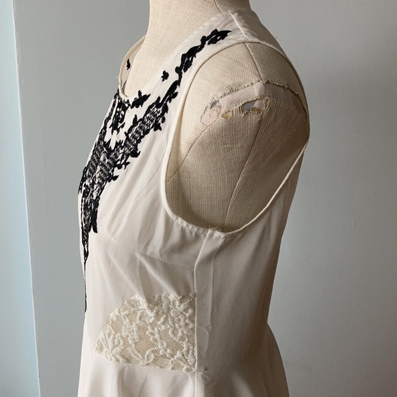Large Ya Los Angeles white dress with lace & embroidery - Picture 4 of 7